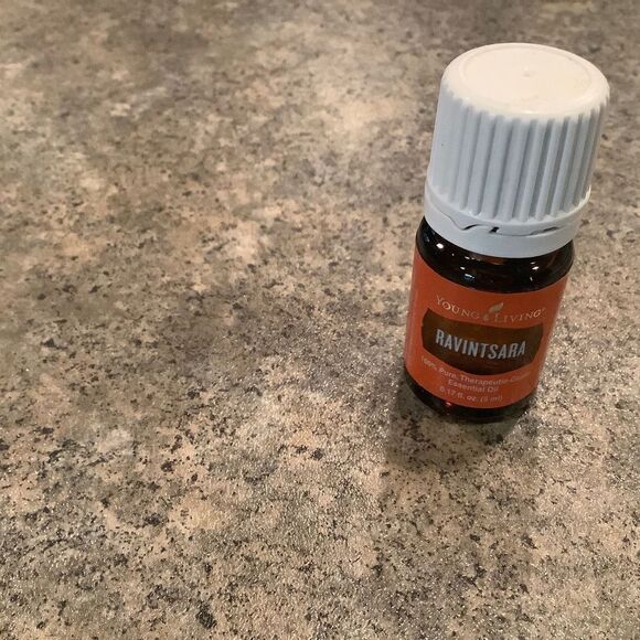 NWT UNOPENED Sealed Young Living Ravintsara essential oil - Picture 2 of 2